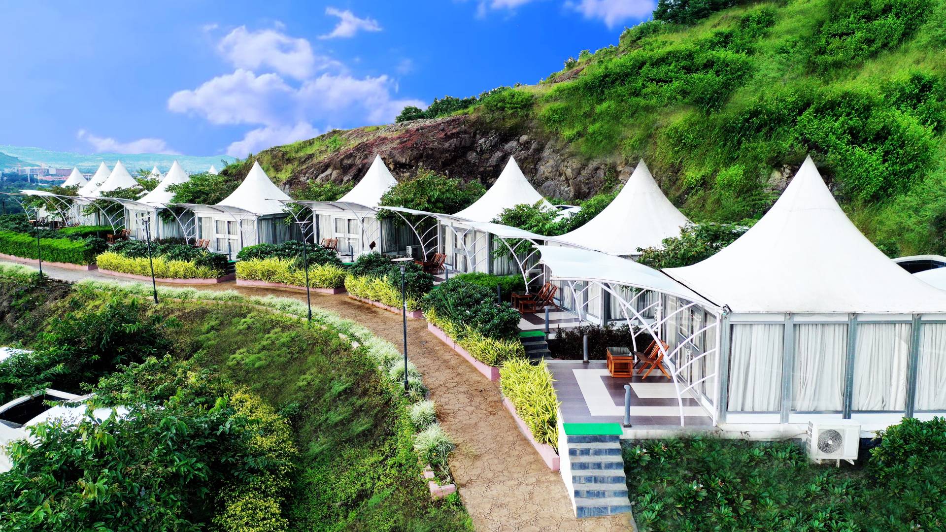 THE TOPAZ AC LUXURIOUS GLASS TENTS at Sunny's World Pune (7)
