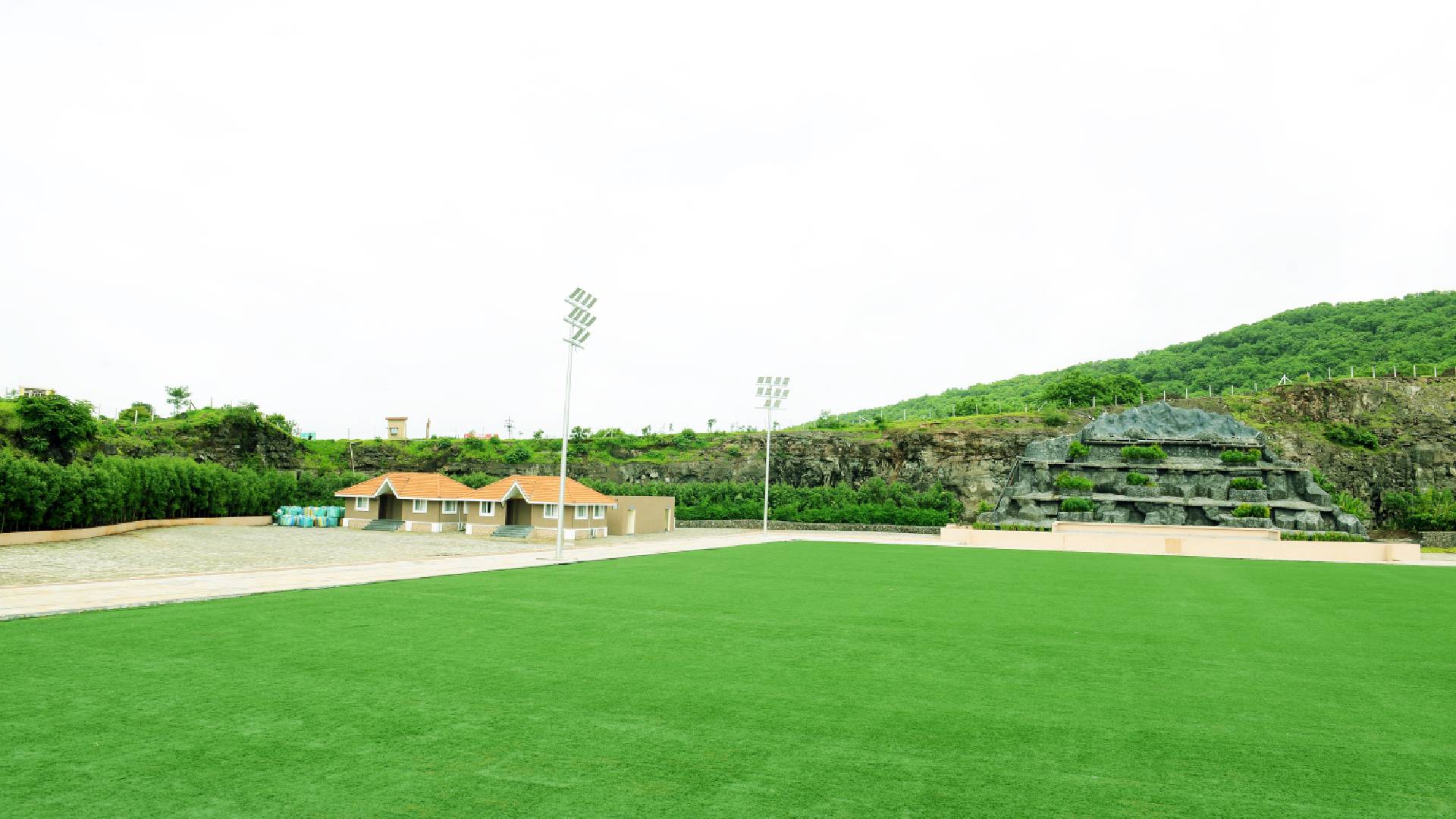 The Arena - Mega Turf Lawn at Sunny's World Pune (2)