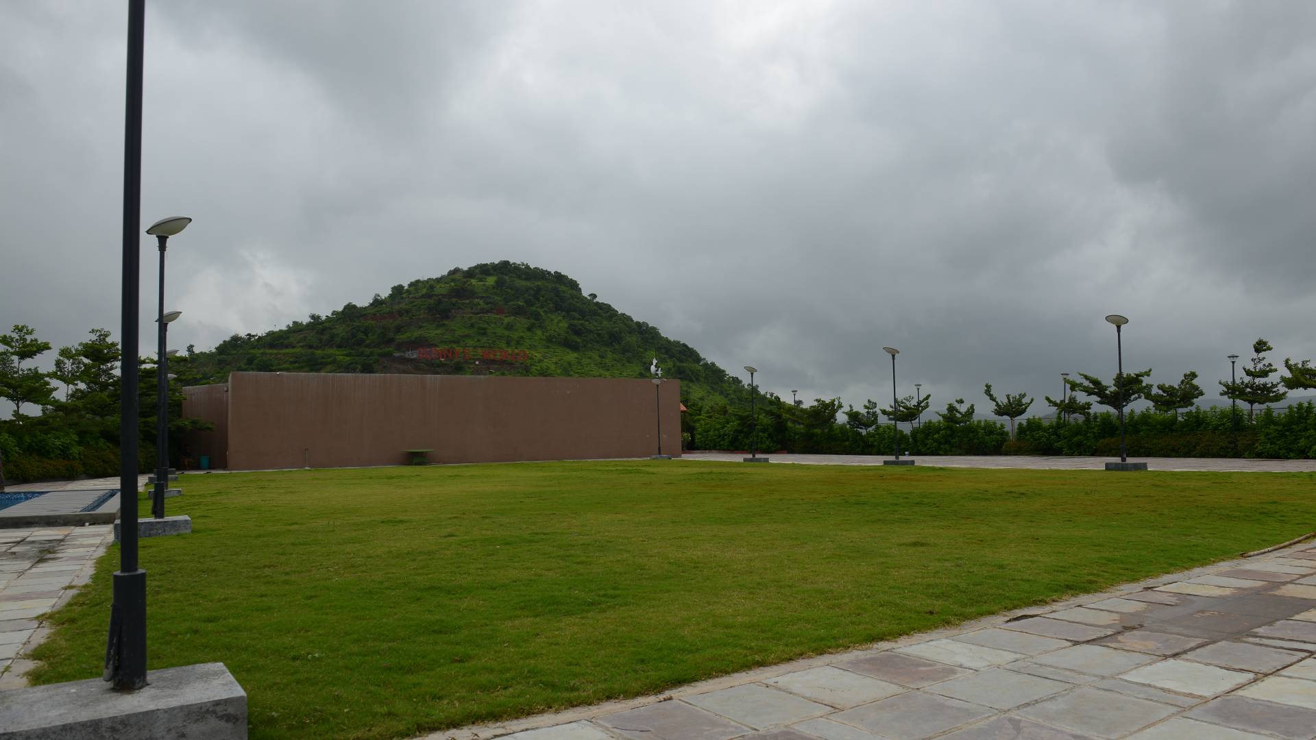 The Emerald - Hill Top Lawn With Infinity Pool at Sunny's World Pune (11)