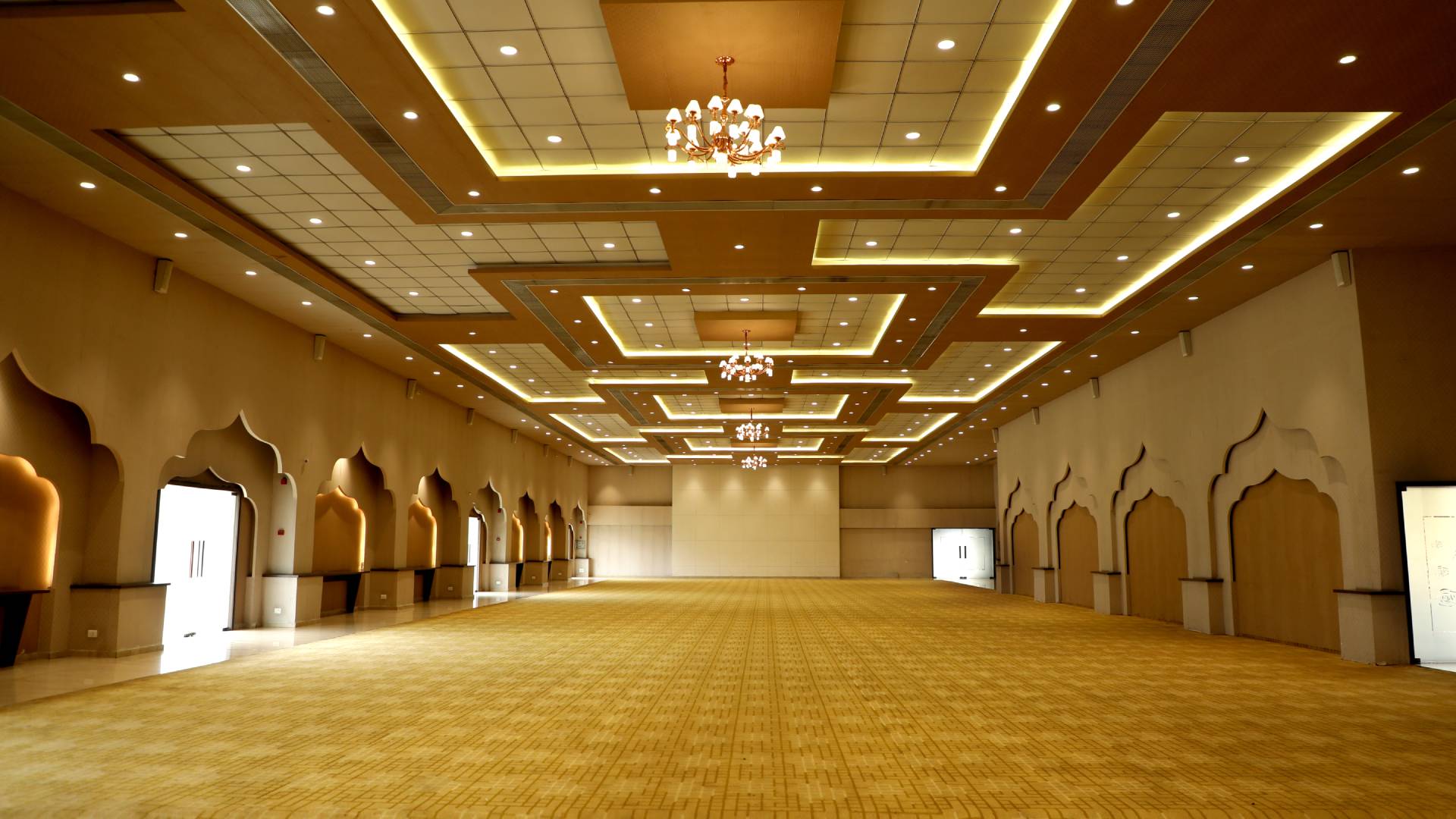The Kohinoor - Ac Banquet Hall at Sunny's World Pune (10)